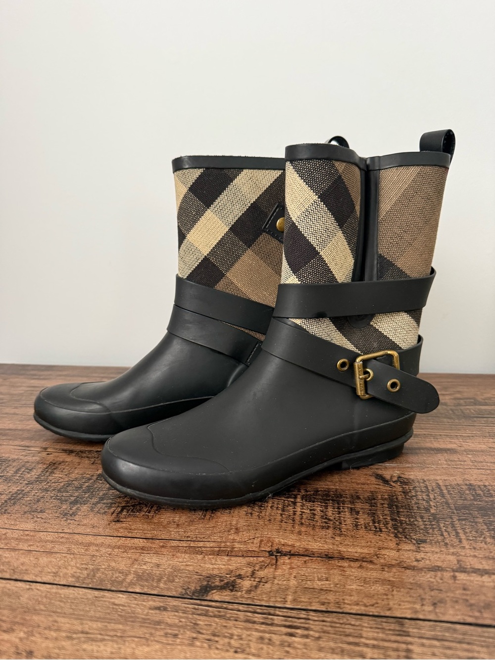 Burberry Black Rain Boots with Tan Plaid Shaft